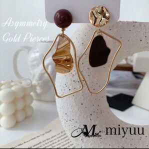 ピアス 大ぶり 大き目 大きめ 韓国 アシンメトリー アシメ アクセサリー ゴールド レディース 大人 フープ おしゃれ 変形 カジュアル プレゼント