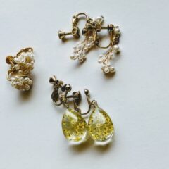 イヤーカフとイヤリング、ピアスの違いは？それぞれの特徴を解説！