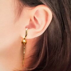 イヤーカフがぶかぶかで落ちてしまう！正しい付け方をご紹介！