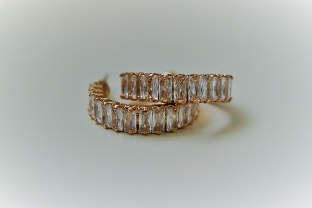 付けたら痛く感じたイヤーカフ