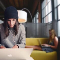 女性のオフィスカジュアルはなぜ仕事に必要か？メリットとデメリット